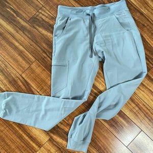 DUSTY BLUE FIGS - Zamora bottom